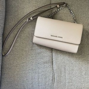 Michael Kors Jet Set Travel Crossbody